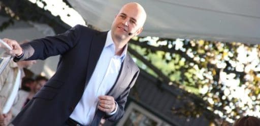 Reinfeldt vill sänka bolagsskatten
