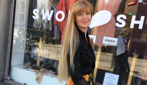 Hon driver Sveriges enda bytesbutik för kläder